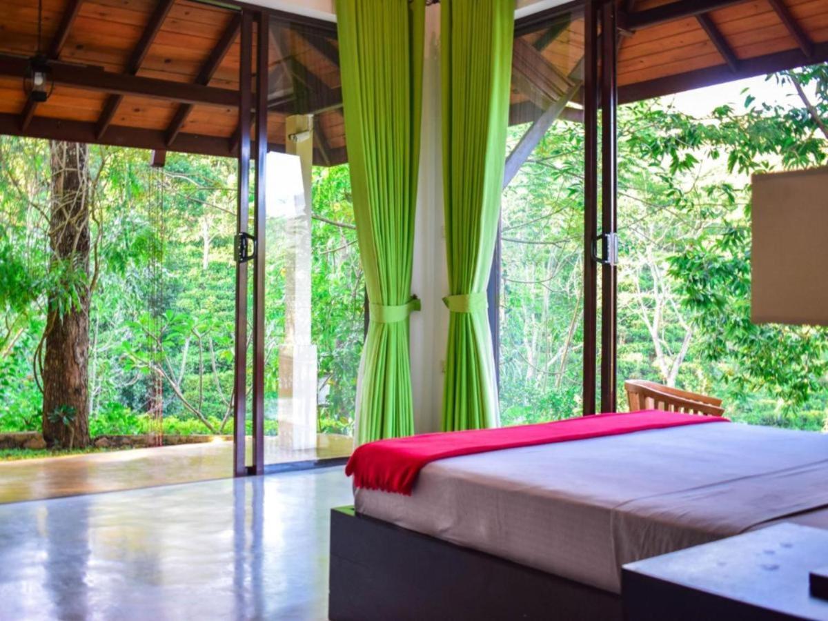 Hôtel Aqua Exotica Wellness Retreat à Gampola Extérieur photo